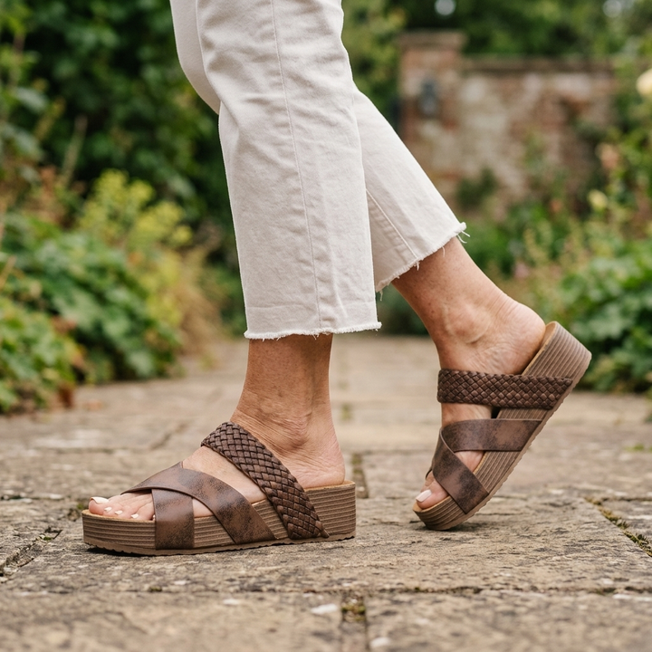 Sheila™ | Stylish Double-Strap Wedge Sandals