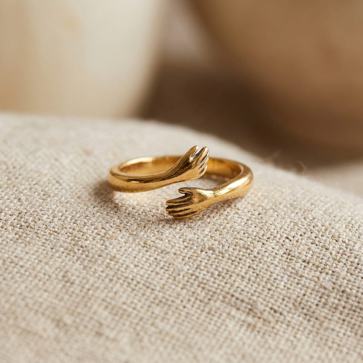 Maureen™ | Hug Hands Minimalist Ring